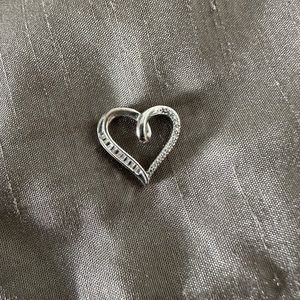 Heart pendant with cubic zirconia stones